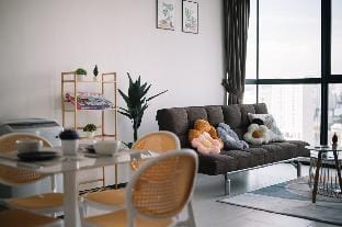 Infinity Pool Seaview Urban Suite #2Carparks #2BR Vacation rental in George Town