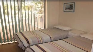 Sandown Right on Mermaid Beach Apartment in Mermaid Beach