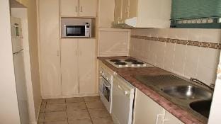 Tranquil Burleigh Retreat: 1B1B Apartment in Burleigh Heads