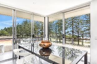 Lovely Beachfront Three Bedroom Unit Vacation rental in Burleigh Heads