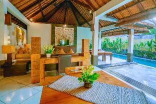 Royal Gardens 1 BR With Private Pool #NE18 Villa in Kuta