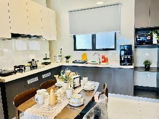 Lovely Sunset Seaview Suits@ Danga 3BR 8-14pax Vacation rental in Johor Bahru
