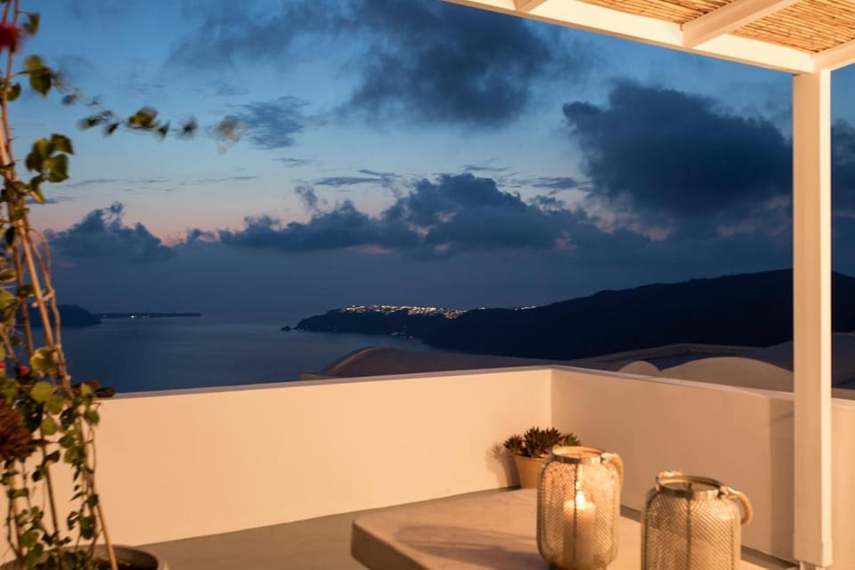 The Nook Apartment in Santorini