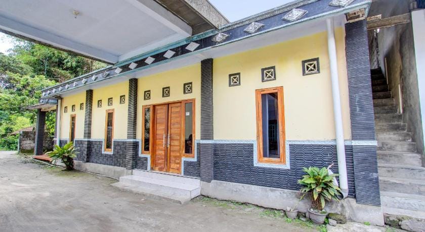 Hotel O Pondok Wisata Kurniawan 2NearWonogondang Camp ( Bumi Perkemahan Wonogondang ) Hotel in Special Region of Yogyakarta