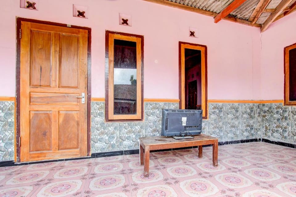 Hotel O Pondok Wisata Sekar KemuningNearWonogondang Camp ( Bumi Perkemahan Wonogondang ) Hotel in Special Region of Yogyakarta