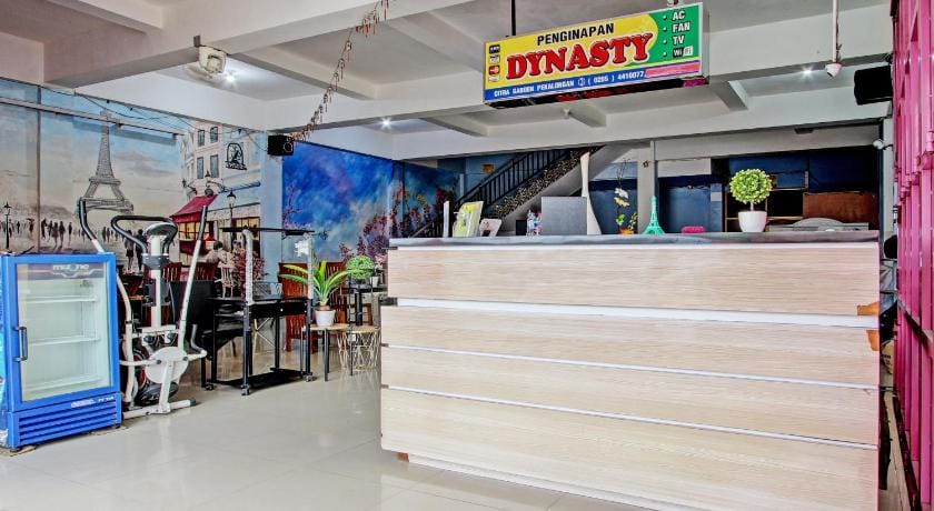 Capital O 93361 Dynasty Inn Syariah Hotel in Indonesia