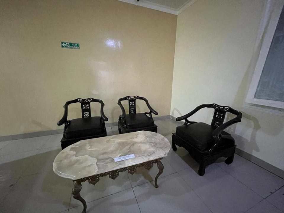 Omah Belimbing near ABM Malang Mitra RedDoorz Hotel in East Java