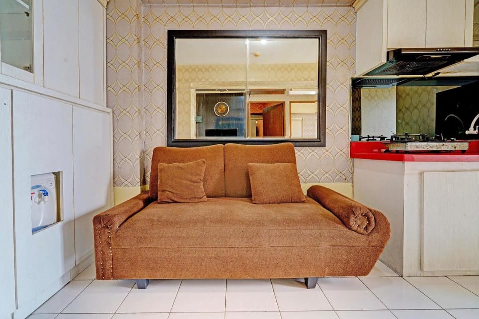 OYO 93352 Apartement Gateway Cicadas By Db Rent Hotel in Bandung