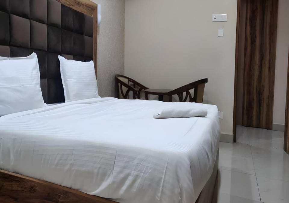 HOTEL M V GRAND Hotel in Visakhapatnam