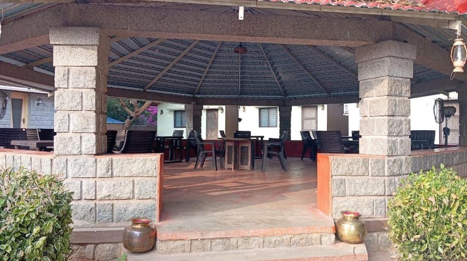 Leo Comforts River side Hotel in Karnataka