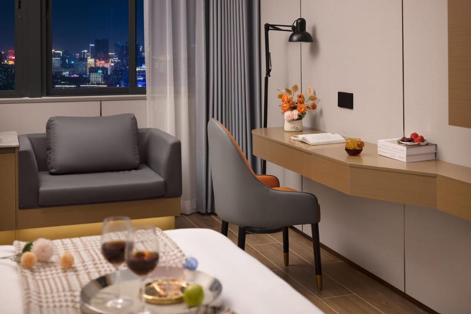 Shenzhen Zhongchen International Hotel (Pingshan High-speed Railway Station Baolong Subway Station) Hotel in Shenzhen
