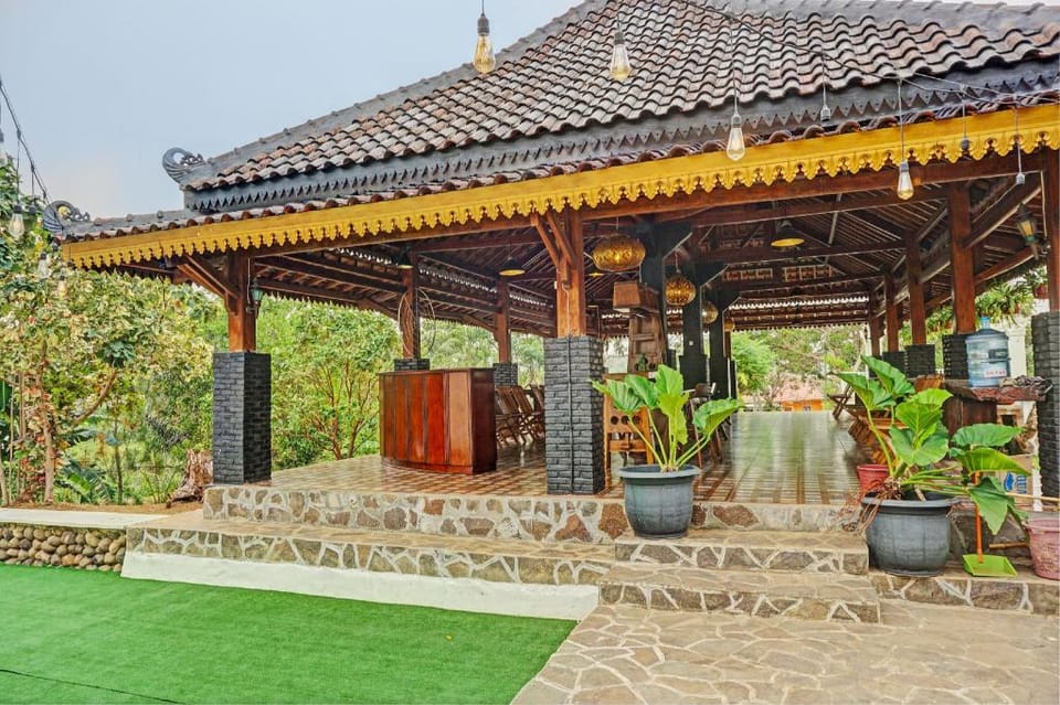 Capital O 93345 The Saka Guest House Syariah Hotel in Indonesia