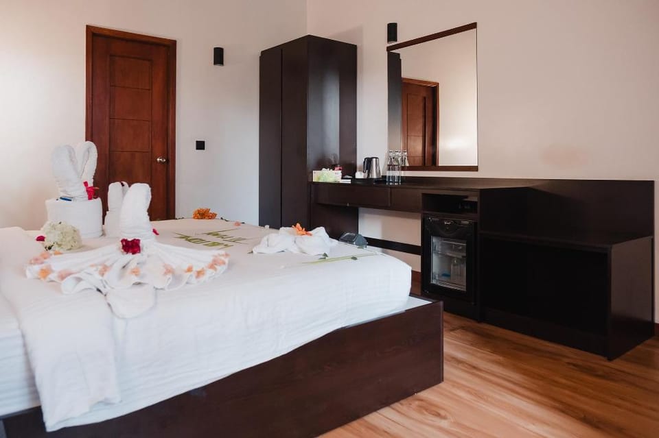 Madi Giri Guest House Bed and Breakfast in Maldives