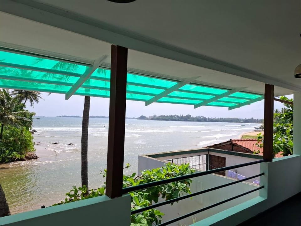 Jess Beach Villa Hotel in Galle