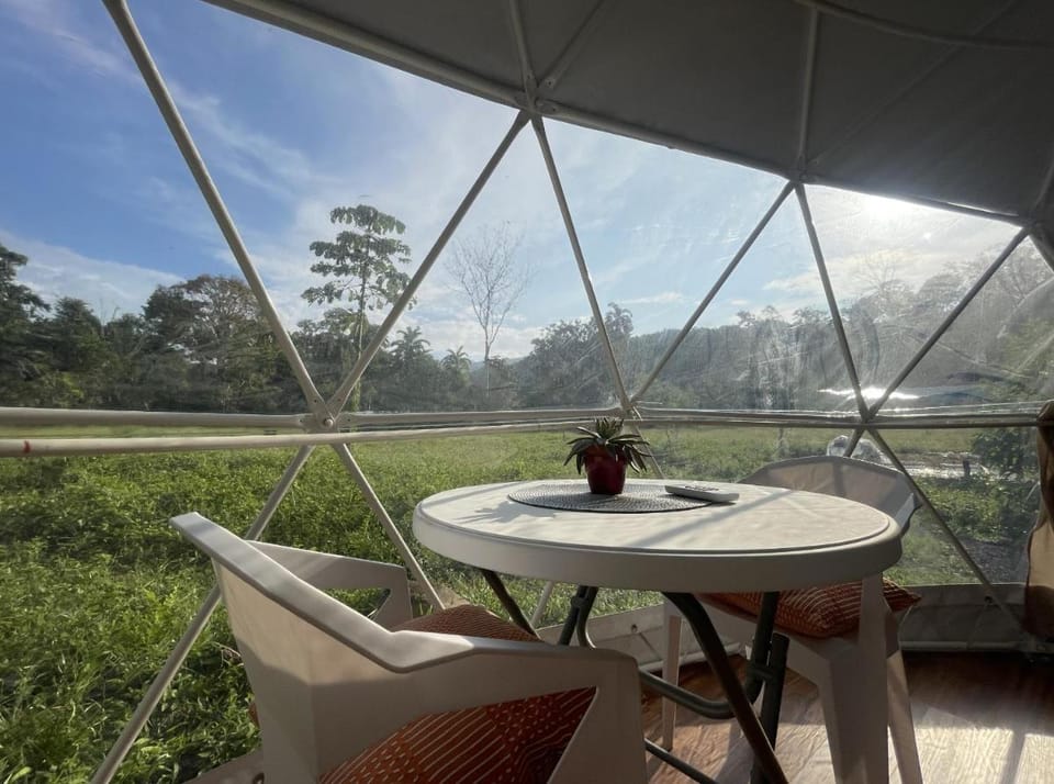 La Comarca River Glamping Dome near Manuel Antonio Apartment in Quepos