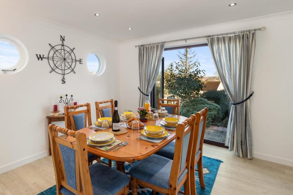 Four Oaks - Sea and Harbour Views Vacation rental in Saundersfoot
