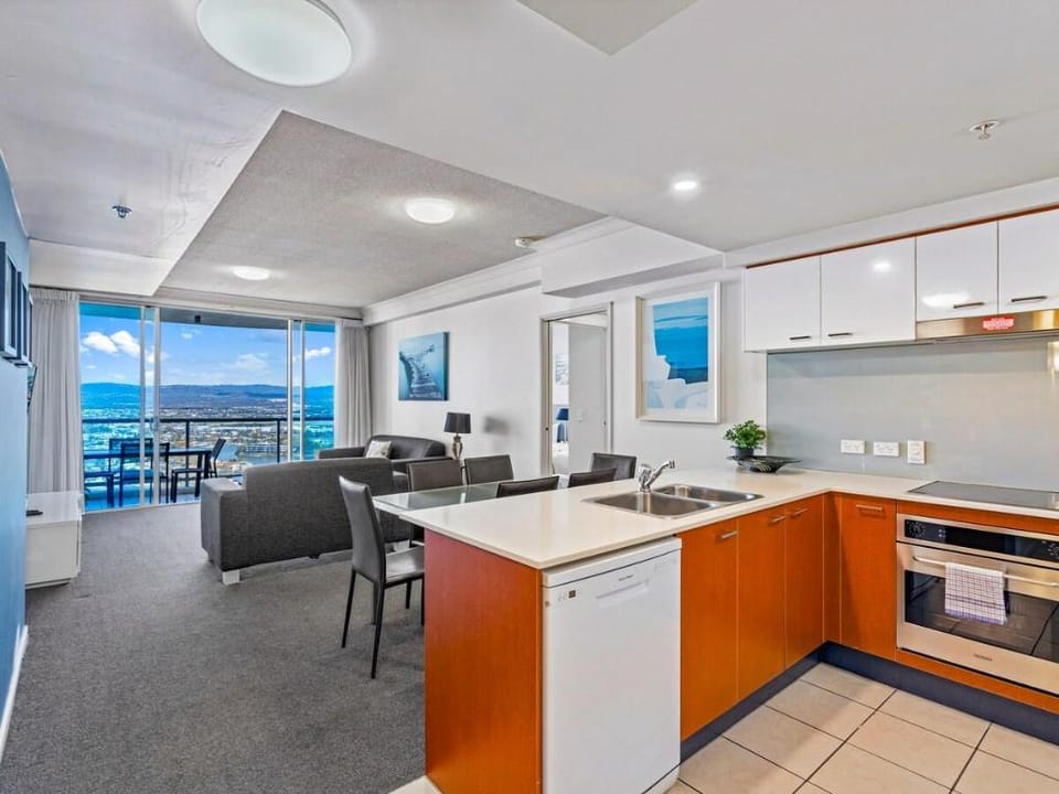 Level 29 Apt - Towers of Chevron - 2 Bed 2 Bath Vacation rental in Surfers Paradise