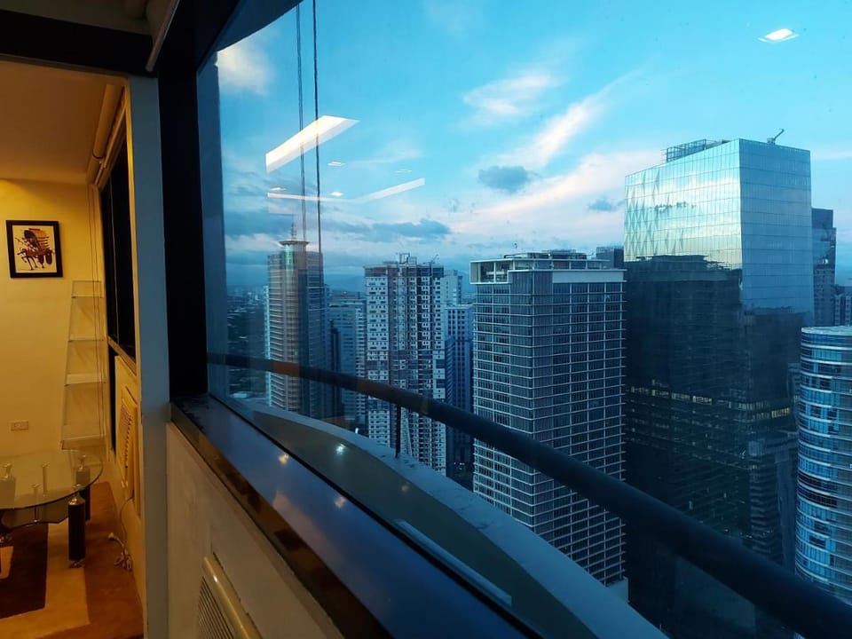 Comfy Bunkbed with Pool Hostel in Mandaluyong