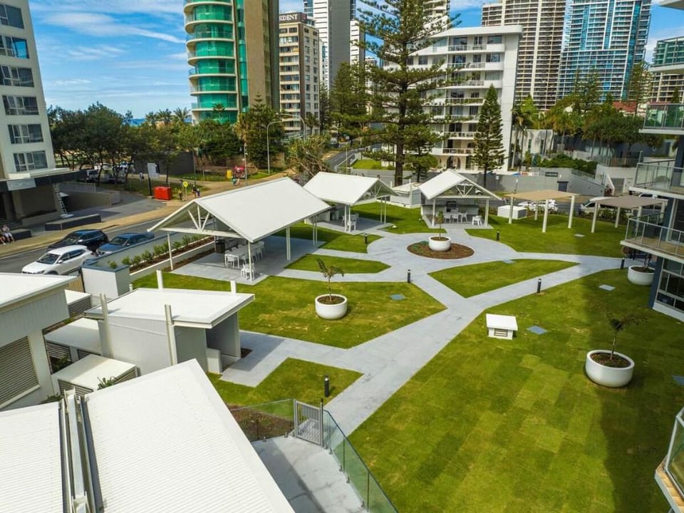 Level 26 Ocean View, Deluxe 2Bed 2Bath, FREE WIFI Vacation rental in Surfers Paradise