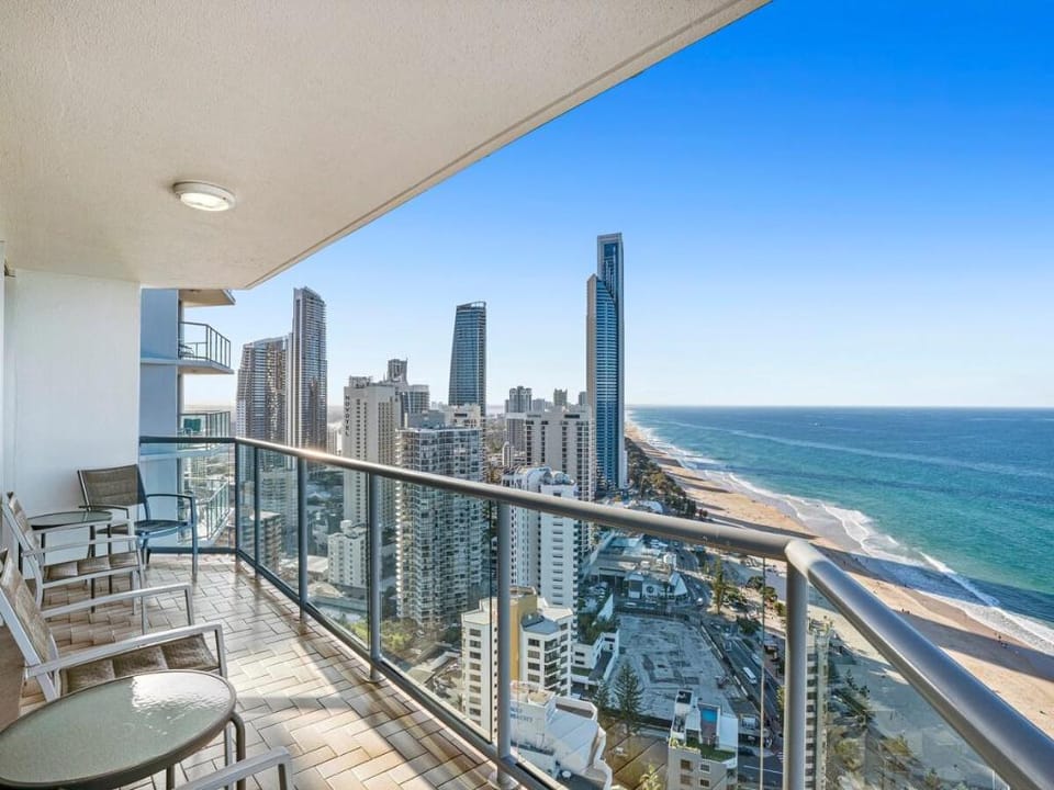 Luxury High Floor Ocean View 2Bed 2Bath Apt Vacation rental in Surfers Paradise