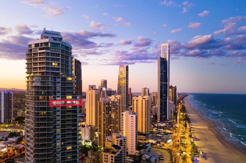 Luxury High Floor Ocean View 2Bed 2Bath Apt Vacation rental in Surfers Paradise