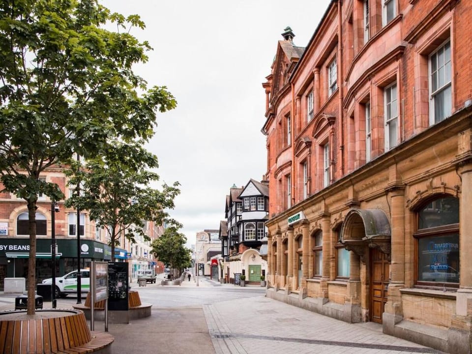 Queens Lodge, 1 Bedroom Luxury Apartment Apartment in Redhill