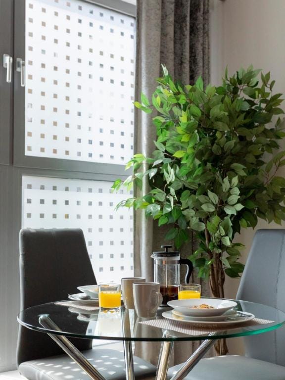 Queens Lodge, 1 Bedroom Luxury Apartment Apartment in Redhill