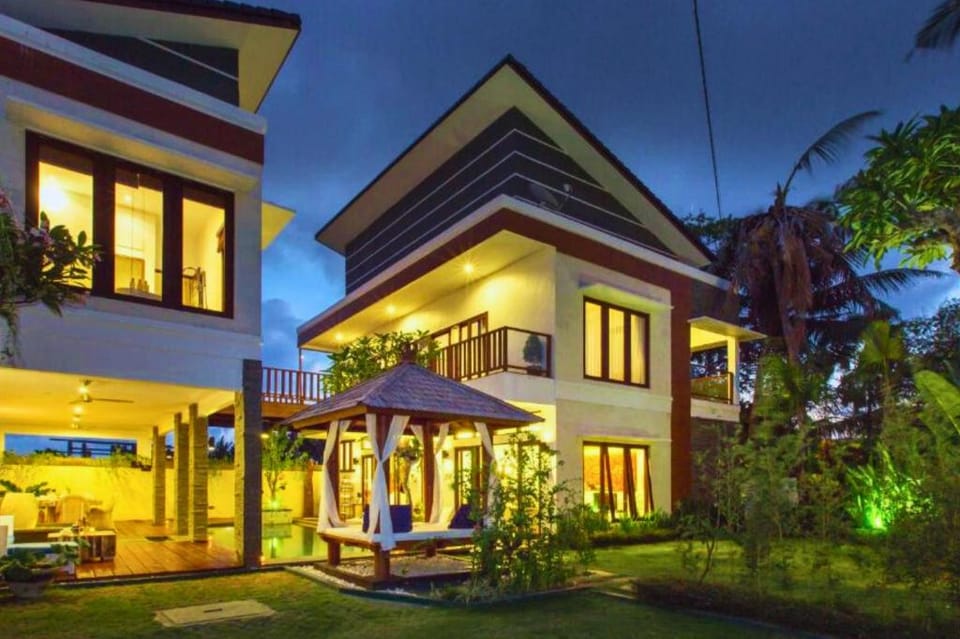 Cheerful 3 BR With Garden View #NE26 Villa in North Kuta