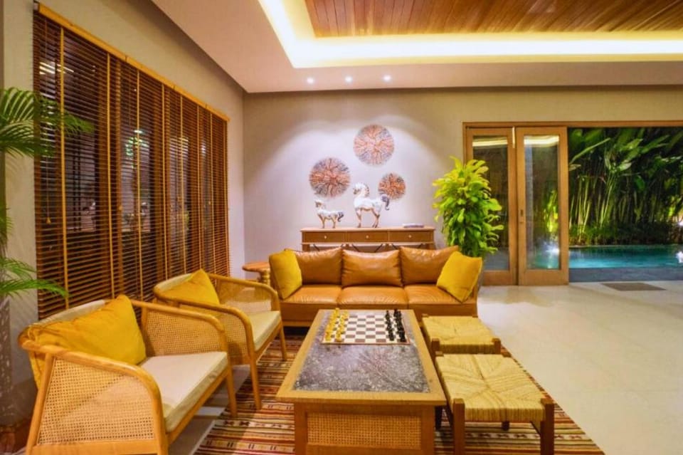 Spotless  3 BR Inner courtyard view #NE27 Villa in North Kuta