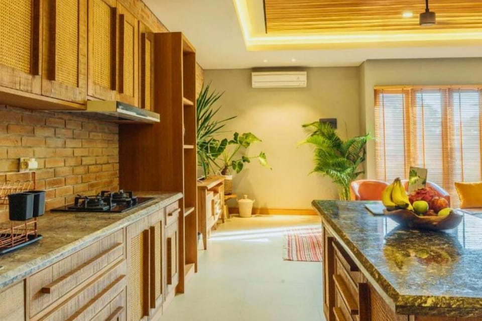 Spotless  3 BR Inner courtyard view #NE27 Villa in North Kuta