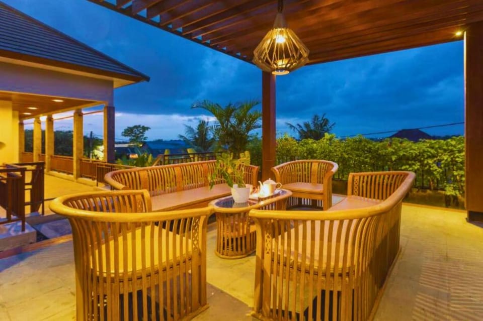 Spotless  3 BR Inner courtyard view #NE27 Villa in North Kuta