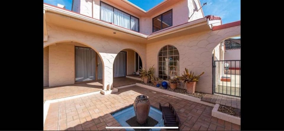 swimming pool rooms with affordable price Villa in Rotorua