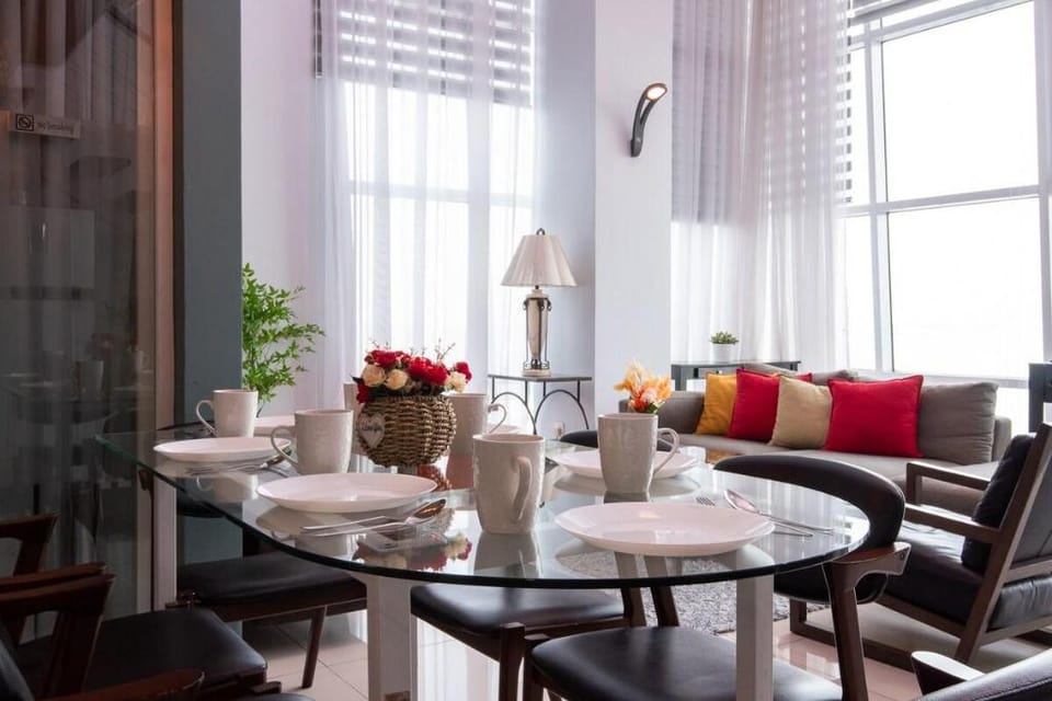 Maritime Suite Sea view+Karaoke,Pool Table,B.Games Apartment in George Town