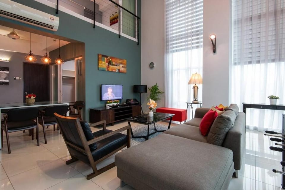 Maritime Suite Sea view+Karaoke,Pool Table,B.Games Apartment in George Town
