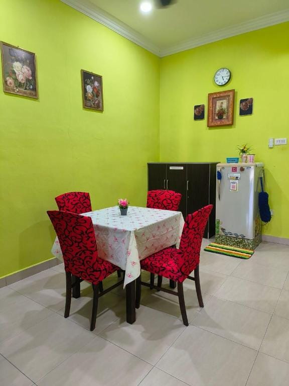 IRDINA HOMESTAY ForMuslims - Changlun Vacation rental in Kedah