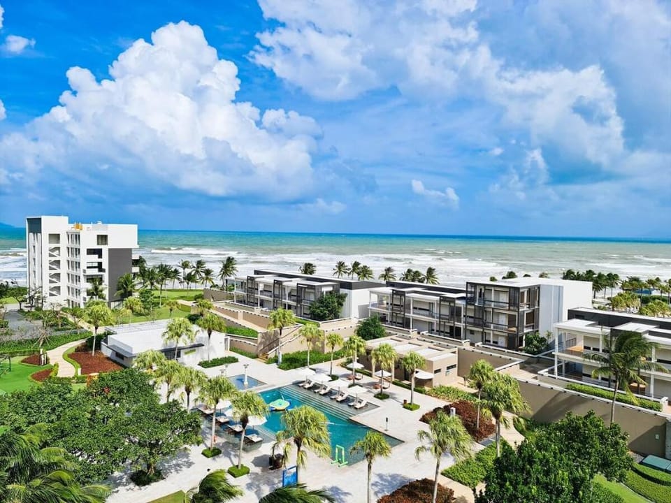 Lalahouses - 2BR Ocean View Apt in Huyatt Regency Vacation rental in Hoa Hai