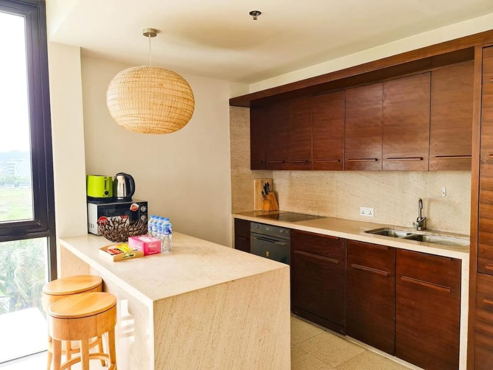 Lalahouses - 2BR Apt in Huyatt Da Nang beach view Apartment in Hoa Hai