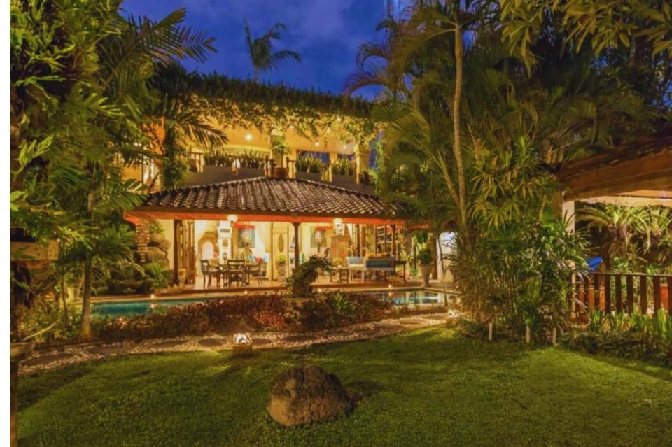 Antique 4 BR with Balinese Vibes #IR28 Villa in Kuta