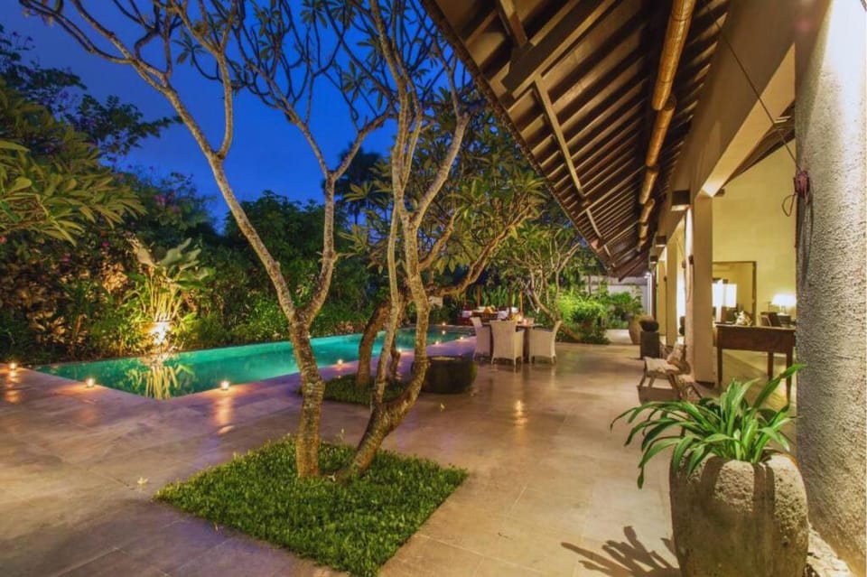 Relaxed 3 BR Garden Pool View #IR29 Villa in North Kuta