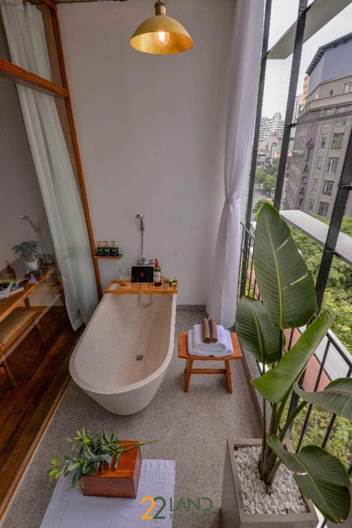 Superior Room - Căn hộ 35m2 với bồn tắm sang chảnh Apartment in Laos