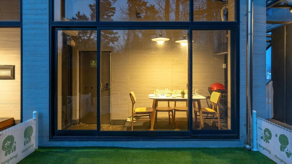 Gangneung Dangdangi Dog Pension Blue Bed and Breakfast in South Korea