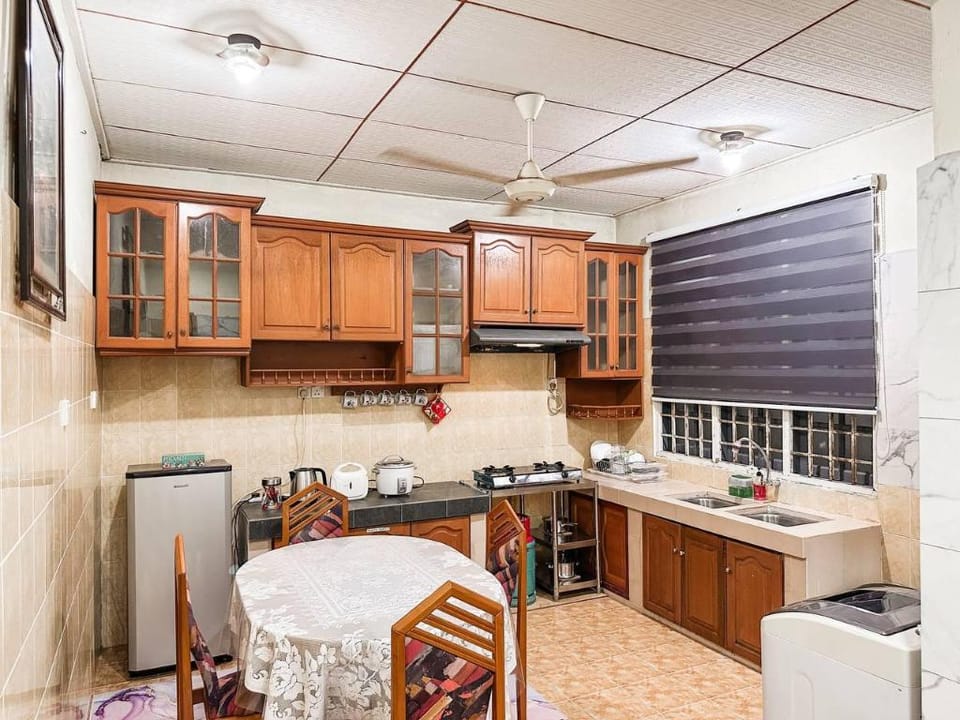 Homestay 228's (3 bilik, 3 bilik air) Vacation rental in Terengganu, Malaysia