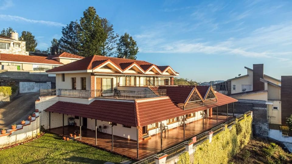 StayVista at 5 Rooms @ The West Wind Villa in Ooty