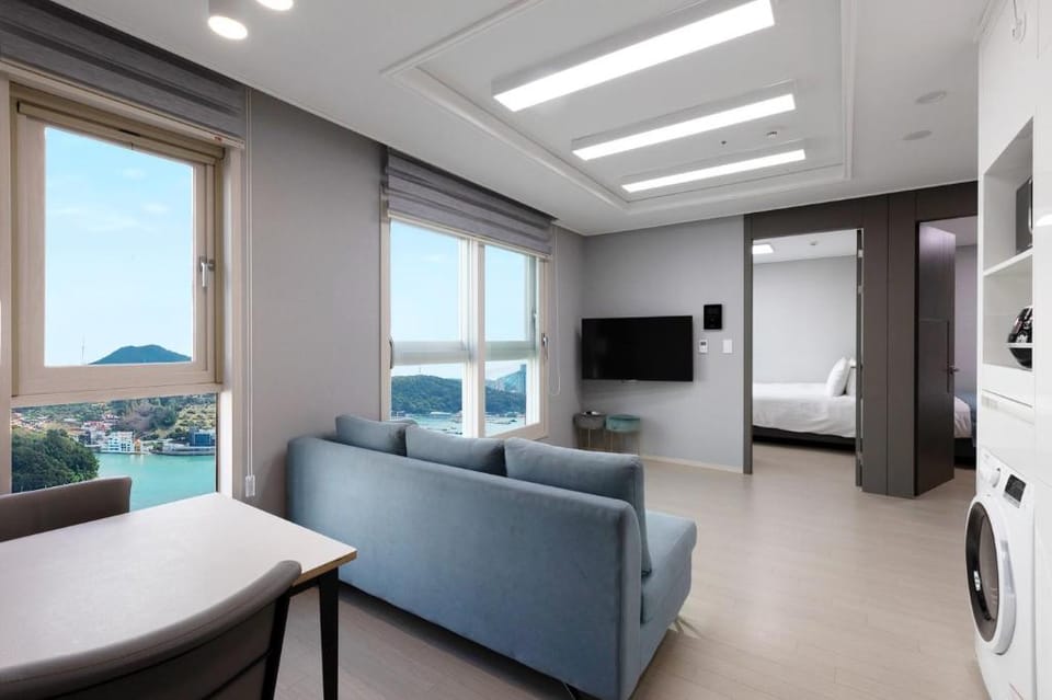 Yeosu Stay and Park Bed and Breakfast in South Korea