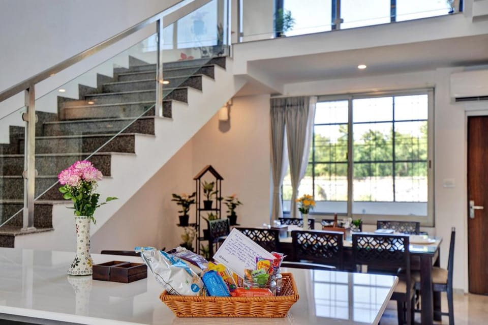 Elivaas Horizon Luxurious 5Bhk Villa with Pvt Pool Vacation rental in Udaipur