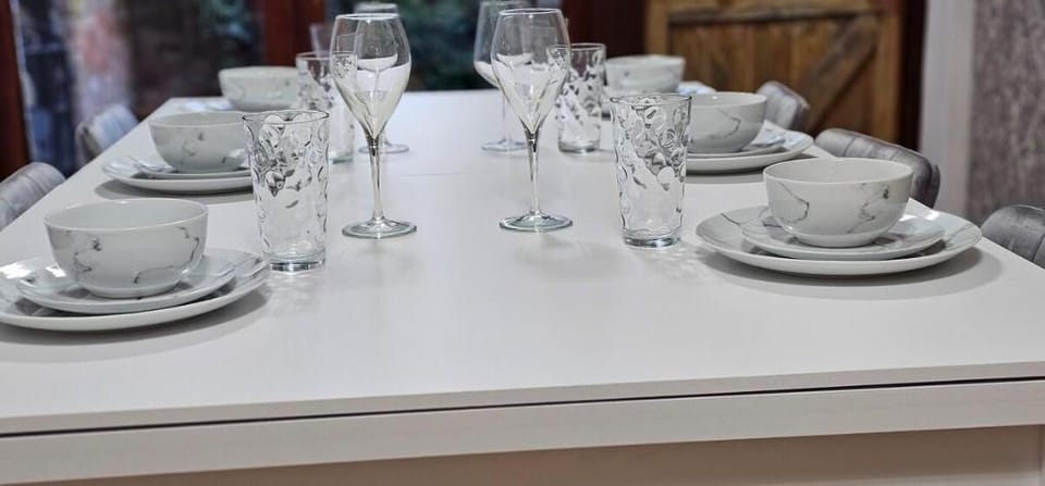 The Hive 4 Bed House Pool Table Vacation rental in Maidstone