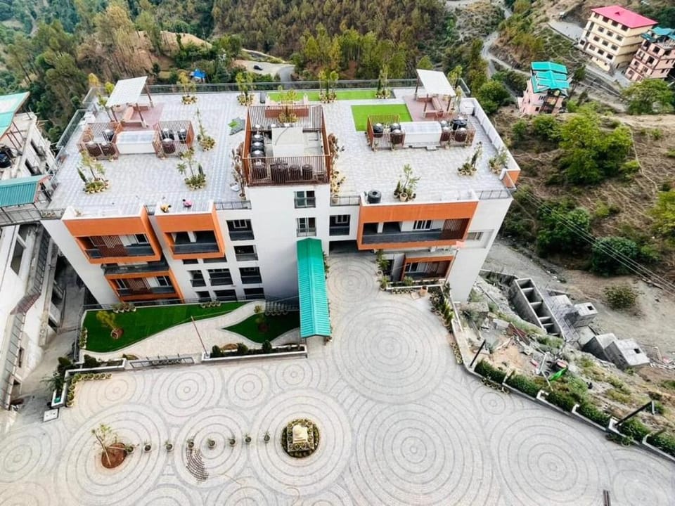 Raiville Shimla | Luxury 3BHK with Mountain View Vacation rental in Shimla