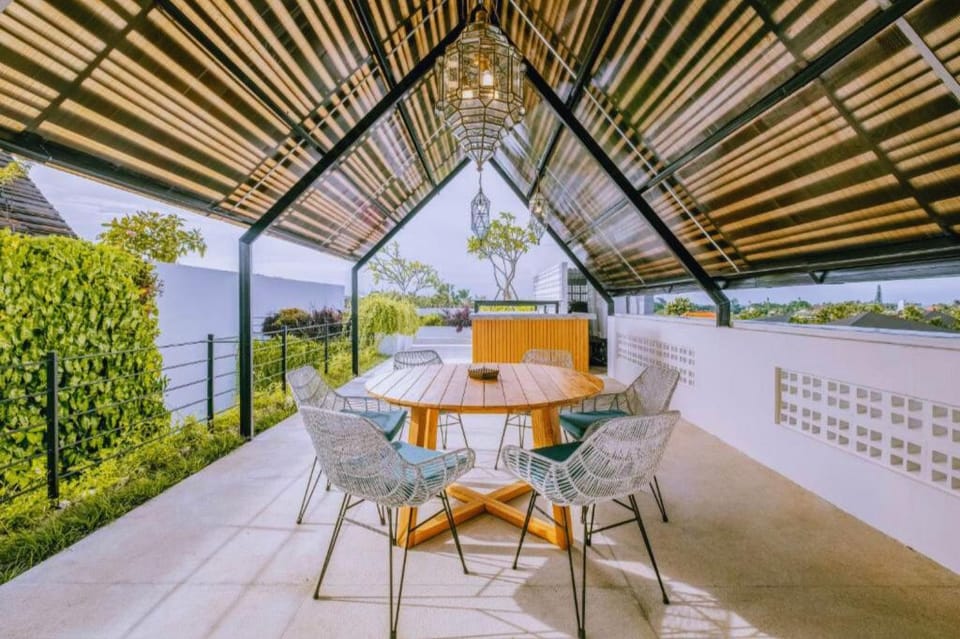 Pleasant 3 BR with Garden View IR31 Villa in North Kuta