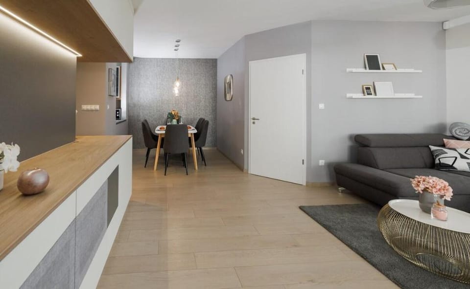 Penthouse Deluxe Apartment - Free Parking, Garden Apartment in Budapest