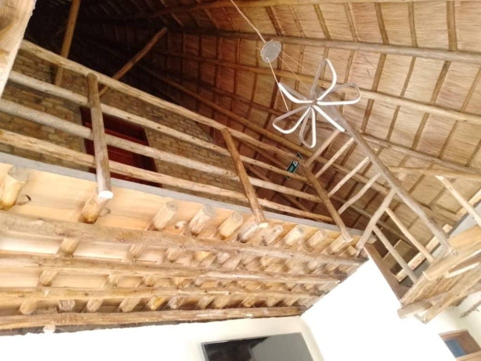White Cat Farm Hut Inn (WHI) +256 760 730 215 Apartment in Uganda